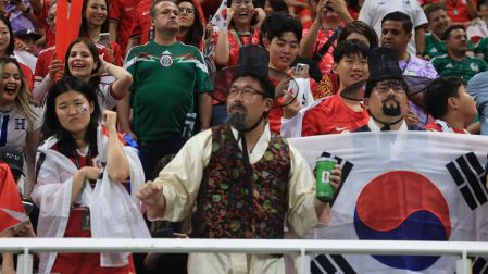 Al estadio Guadalajara acudieron con estos trajes
