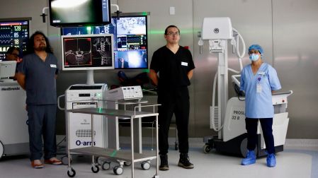 Junto con el quirófano híbrido, el hospital contará con un robot, que permitirá realizar cirugías de precisión