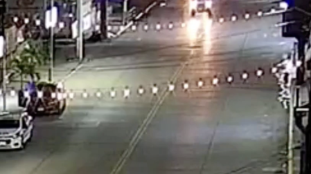 El video muestra a un único agresor directo realizar la ejecución.