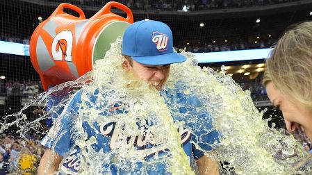 Jacob Misiorowski completó el partido ante los Phillies, permitiendo un imparable y repartiendo 15 ponches.