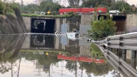 La lluvia con granizo también provocó inundaciones en los municipios de Cuautitlán Izcalli, Tultitlán y Coacalco