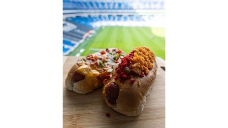 El Restaurante Azul tiene vista a la cancha del Estadio Monterrey.