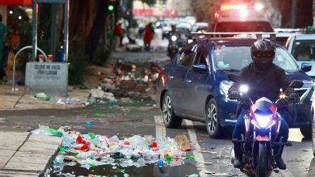 Montones de basura quedaron en Paseo de la Reforma