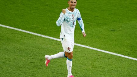 CR7 llegó a 11 goles en Mundiales.