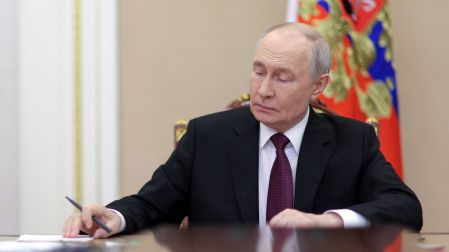 Dmitri Peskov informó que Vladimir Putin recibió un reporte militar sobre la presunta captura de la ciudad.