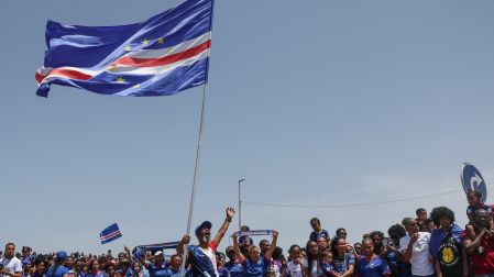 Miles de aficionados salieron a las calles de Praia para recibir a la histórica selección de Cabo Verde tras su participación en el Mundial 2026.