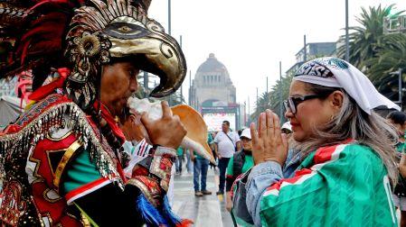 Aficionados mexicanos ya están en las calles de la zona centro.
