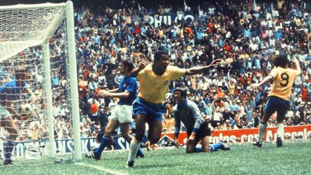 Brasil y Pelé se consagraron campeones del mundo tras imponerse 4-1 ante Italia en la cancha del Estadio Azteca.<br><br>50 Aniversario de la Copa Mundial de Futbol que se realizo del 31 de Mayo - 21 de Junio de 1970 en Mexico.