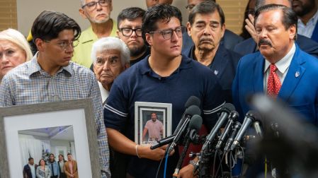 Lejos del perfil de peligro reportado por el DHS, su familia lo describió como un contratista dedicado a la construcción de viviendas.