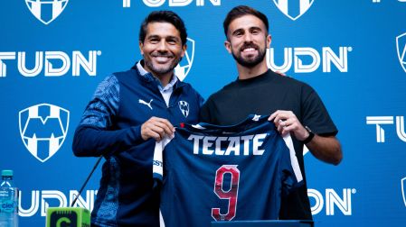 Diego Rossi portará el dorsal 9.