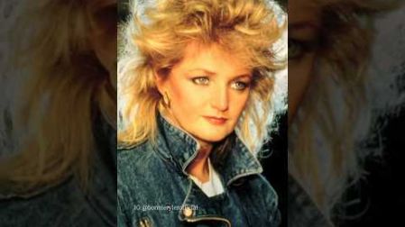 La legendaria cantante galesa Bonnie Tyler, icónica estrella del pop-rock de los años 80, falleció inesperadamente a los 75 años en Portugal, según informó su familia este jueves.
#bonnietyler
#totaleclipseoftheheart
#muerebonnietyler