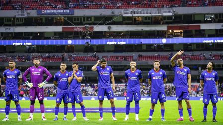 Jugadores de Cruz Azul durante el partido Cruz Azul vs Puebla