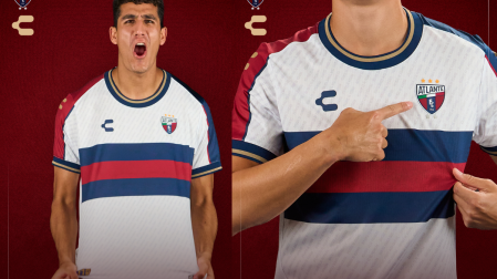 Uniforme de visita de Atlante.