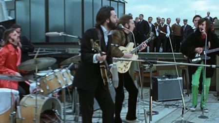 Pete Best fue el primer baterista de The Beatles y acompañó a la banda antes de alcanzar la fama internacional.