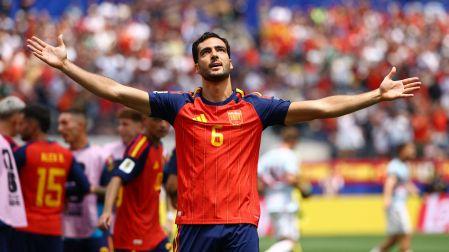 Mikel Merino celebra el gol de la clasificación de España para las Semifinales del Mundial 2026.