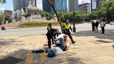 Al parecer el vendedor estaba intoxicado cuando insultó al lustrador de calzado y dañó unidades de Ecobici