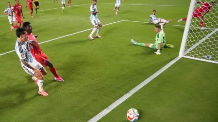 Dan Ndoye anotó el 1-1 para Suiza