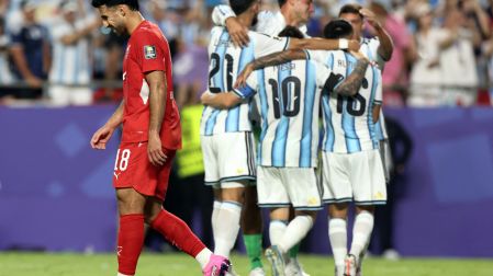Los jugadores argentinos celebran el 3-1 definitivo