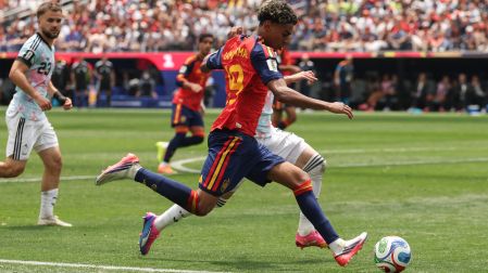 Lamine Yamal no ha mostrado toda la explosividad en la banda derecha de España, la que lo ha convertido en el mejor jugador del FC Barcelona en LaLiga.