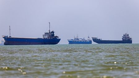 Embarcaciones ancladas en Bandar Abbas