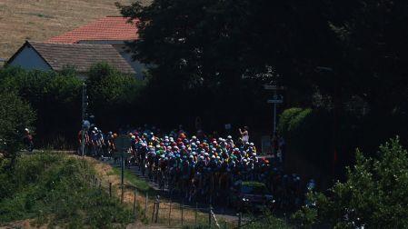 El pelotón neutralizó los intentos de fuga en el inicio de la Etapa 10 de Tour de Francia 2026
