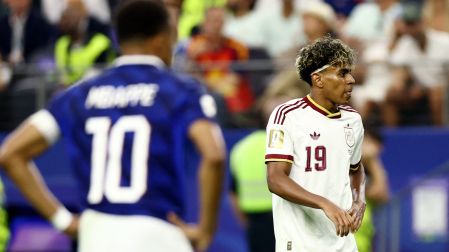 Lamine Yamal y Kylian Mbappé protagonizaron uno de los duelos más esperados del Mundial 2026. Una vez más, el español salió vencedor y amplió su dominio en el historial entre ambos.