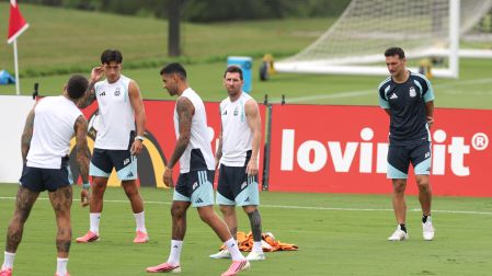 Scaloni, durante la práctica de la Albiceleste.