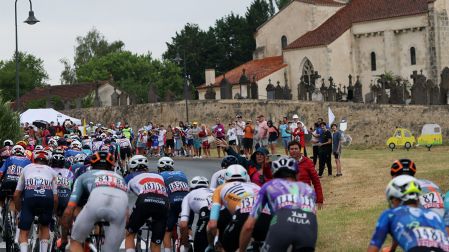 En la Etapa 11, 174 corredores iniciaron el recorrido de Vichy a Never