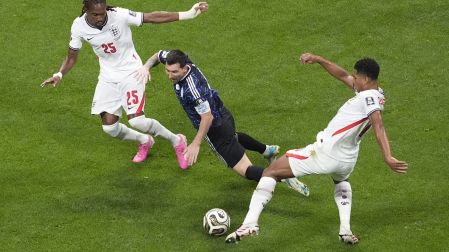 El partido no ha entrado en ritmo.