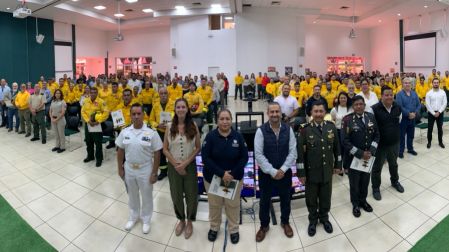 Se entregaron reconocimientos a combatientes, en el marco del 25 aniversario de la Conafor.