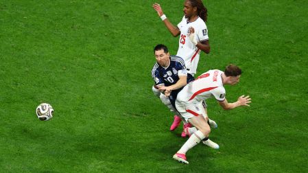 Anderson fue amonestado por esta falta.