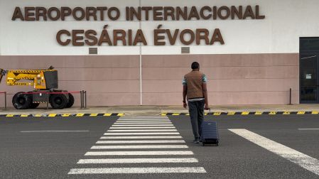 El aeropuerto de San Vicente es el principal puerto aéreo de entrada a Cabo Verde.