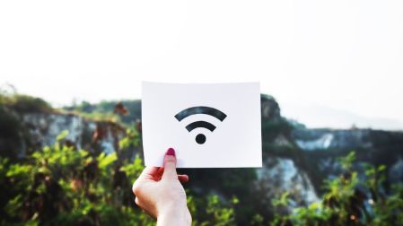 El WiFi moderno fue posible gracias al trabajo de Hedy Lamarr y del científico John O'Sullivan.