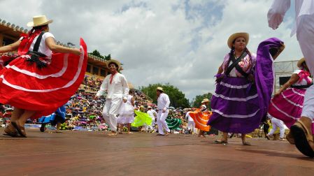 Sección 22 celebra la Guelaguetza Magisterial y Popular en Oaxaca
