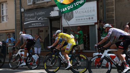 Tadej Pogacar estuvo en el pelotón en la Etapa 12 del Tour de Francia 2026