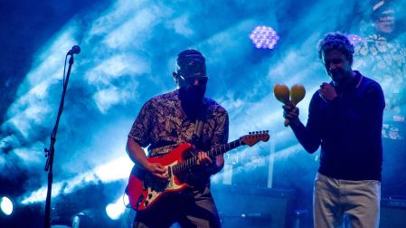 Concierto de Los Amigos Invisibles 2026: horario, setlist, boletos, cómo llegar y qué no llevar