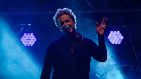 Concierto de Los Amigos Invisibles 2026: horario, setlist, boletos, cómo llegar y qué no llevar