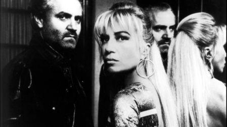 Donatella y Santo Versace conservaron participaciones clave y continuaron al frente de la firma.
