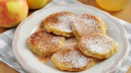 Receta de hot cakes de manzana, avena y canela