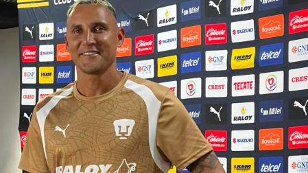 Keylor Navas en conferencia de prensa con Pumas.