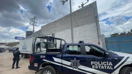 policías