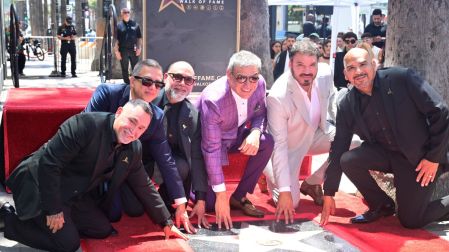 Intocable recibió una estrella en el Paseo de la Fama