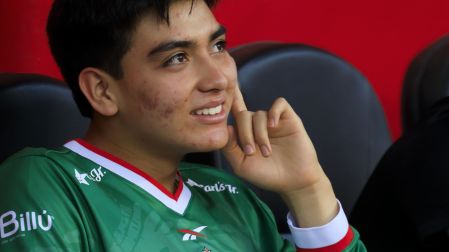 Mora no salió ni a la banca.