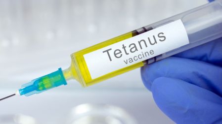 ¿En qué parte del cuerpo se aplica la vacuna de tétanos?