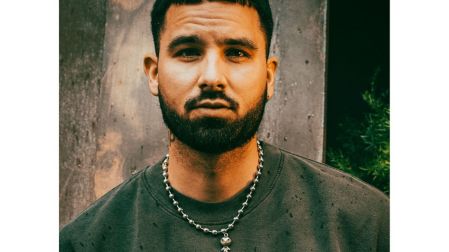Mauro Menéndez construyó una carrera como productor musical bajo el nombre artístico MAAHEZ.