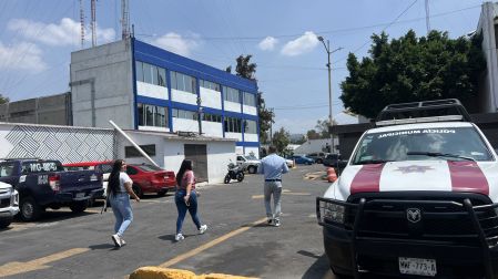 Las denunciantes son las hermanas Nicole y Ximena, de 20 y 25 años, quienes denuncian que fueron detenidas sin explicación alguna en el municipio el 4 de mayo
