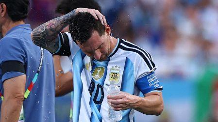 Lionel Messi durante una de las pausas de hidratación del Mundial 2026.