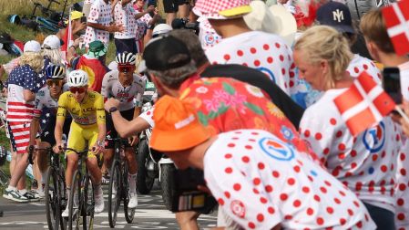 Tadej Pogacar, Isaac Del Toro y Remco Evenepoel en los últimos metros de la etapa de hoy en el Tour de Francia.