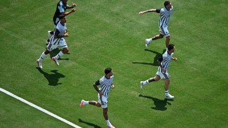Argentina calentando sobre el campo del MetLife.