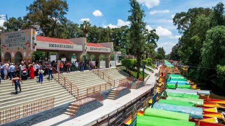 Quienes dependen del turismo en la zona de embarcaderos y de áreas turísticas de Xochimilco sostienen que esos indicadores no se reflejaron en sus ingresos.